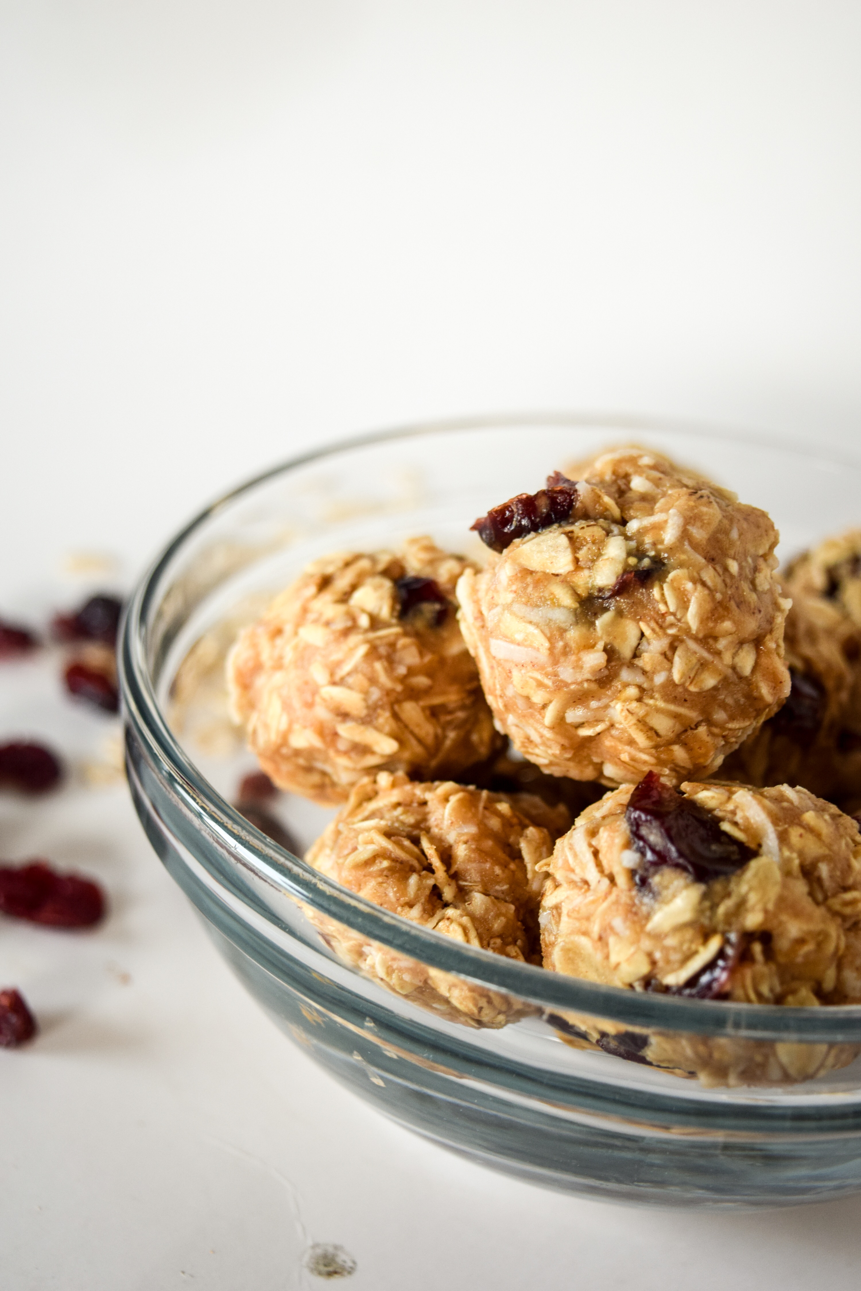 cranberry oatmeal energy bites | energy bite recipe | energy bites no bake | energy balls | energy balls no bake | energy bites healthy | energy bites no bake peanut butter