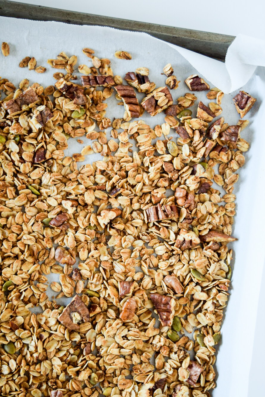 pumpkin pecan granola | easy granola recipe | how to make granola | pumpkin granola | pumpkin spice recipes | pumpkin recipes | pumpkin desserts | pumpkin granola healthy | pumpkin granola recipe | healthy granola recipe