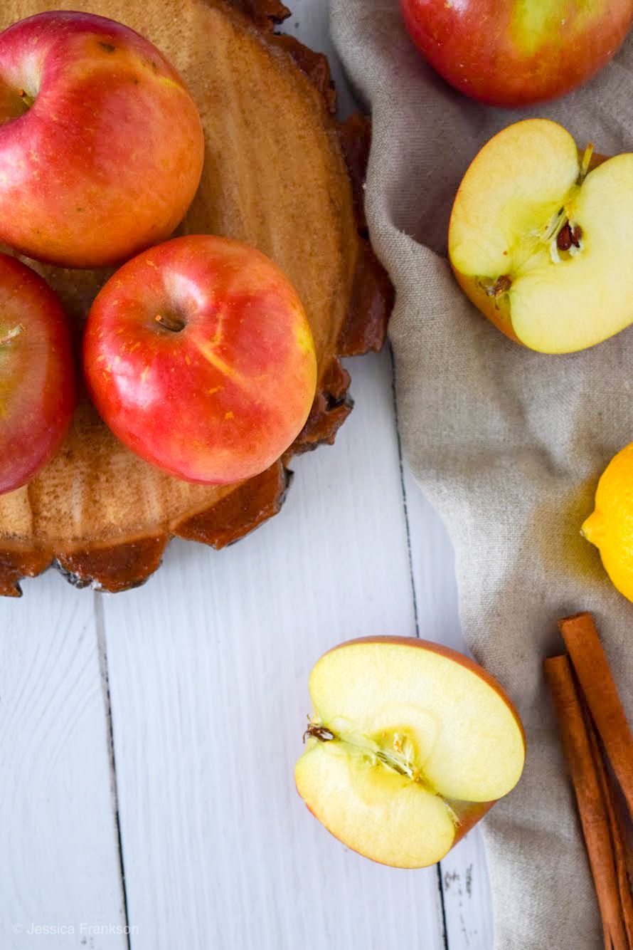 Once you try this Homemade Sugar-Free Cinnamon Applesauce, you'll never go back to store-bough! It's seriously so good and so easy to make in the slow cooker or Instant Pot! #applesaucerecipe #fallrecipe #sugarfree #paleo